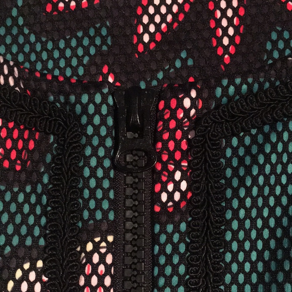 Johnston & Bell. Dress/coat. Gorgeous floral and mesh detail. Size 14 - Picture 9 of 16